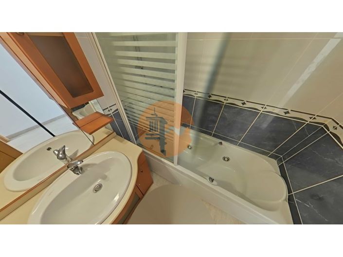 Image No.51-3 Bed Apartment for sale