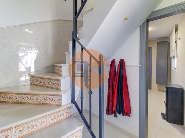 Image No.28-3 Bed House for sale