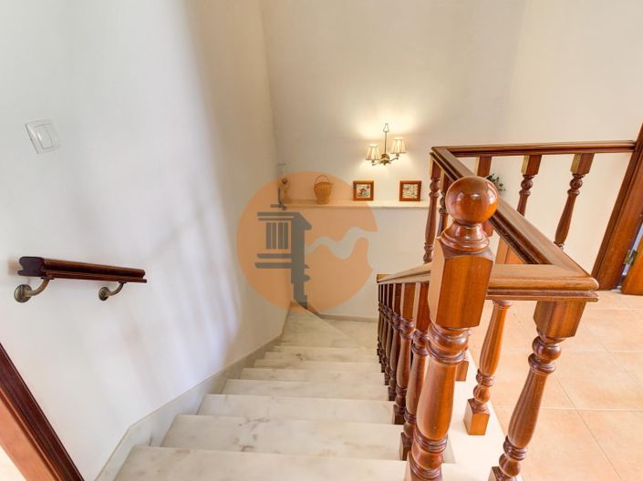 Image No.12-5 Bed House for sale