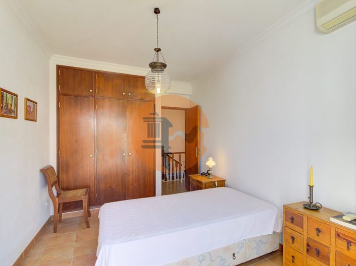 Image No.19-5 Bed House for sale