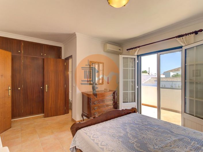 Image No.25-5 Bed House for sale