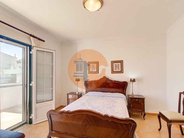 Image No.28-5 Bed House for sale