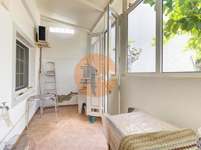 Image No.37-5 Bed House for sale