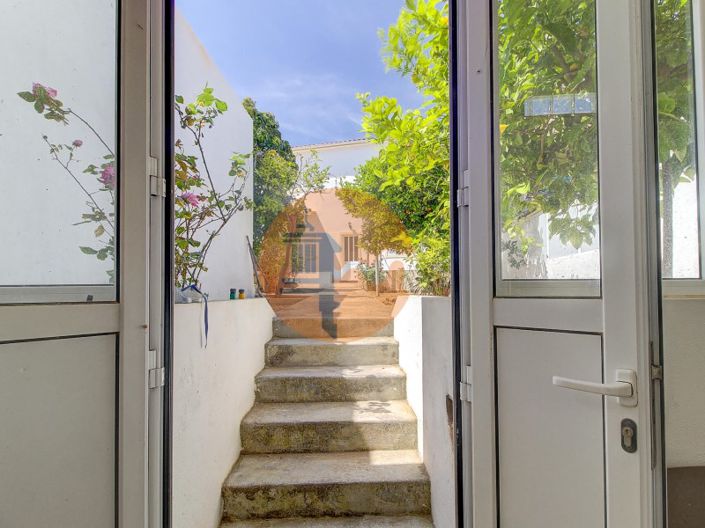 Image No.39-5 Bed House for sale