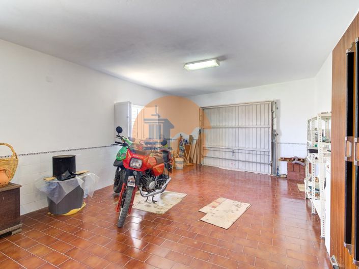 Image No.50-5 Bed House for sale