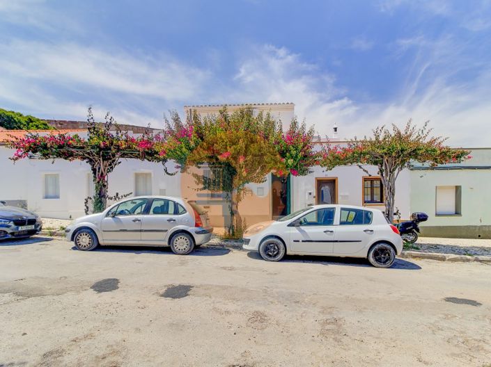 Image No.6-5 Bed House for sale