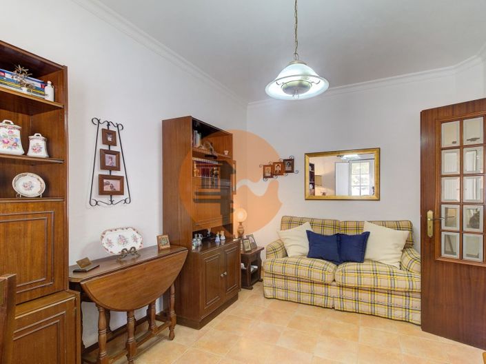 Image No.9-5 Bed House for sale