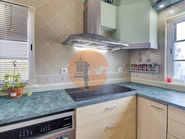 Image No.15-5 Bed House for sale