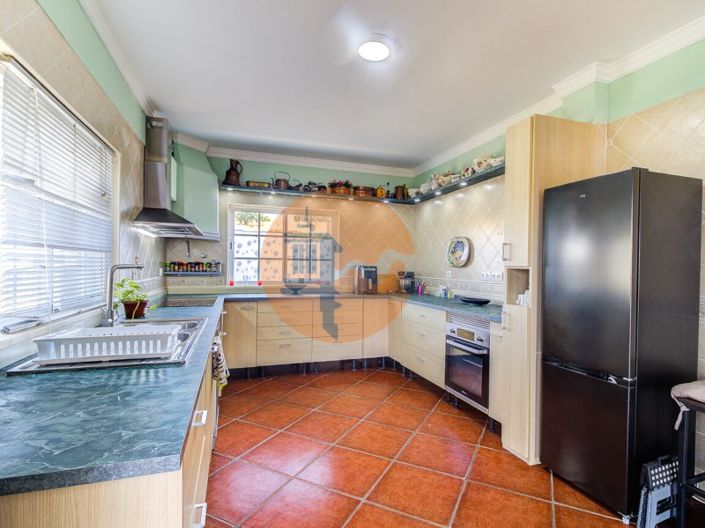 Image No.16-5 Bed House for sale