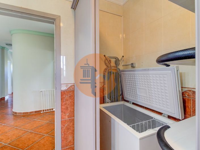 Image No.24-5 Bed House for sale