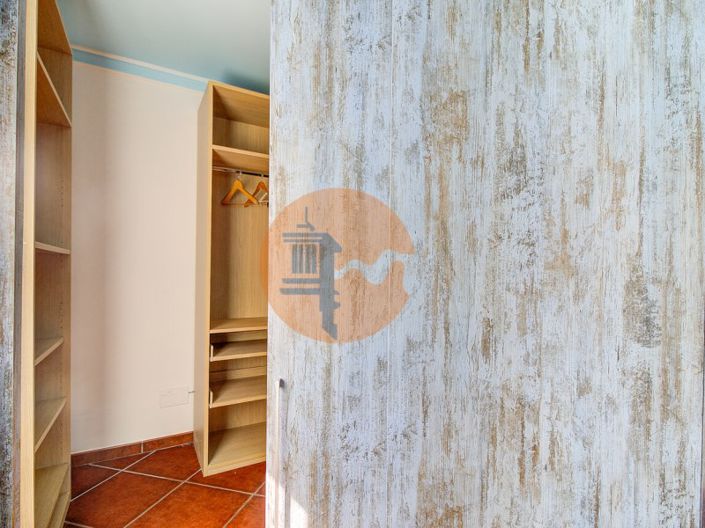 Image No.27-5 Bed House for sale