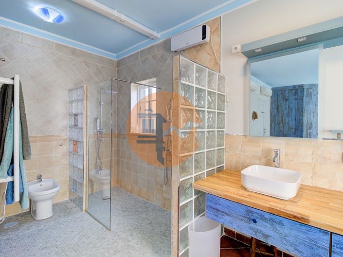 Image No.31-5 Bed House for sale