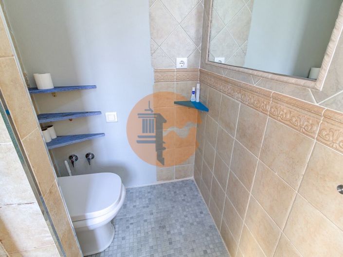 Image No.33-5 Bed House for sale