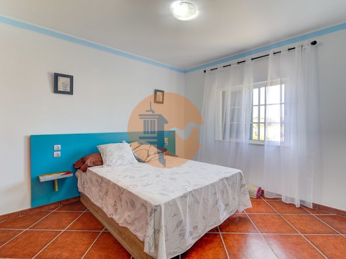 Image No.34-5 Bed House for sale