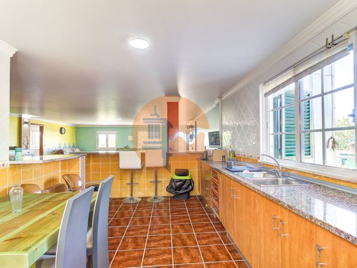 Image No.42-5 Bed House for sale