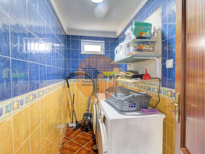 Image No.44-5 Bed House for sale