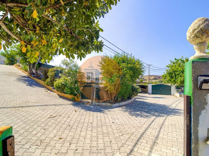 Image No.7-5 Bed House for sale