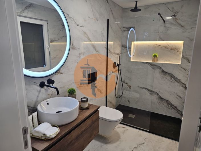 Image No.34-4 Bed House for sale