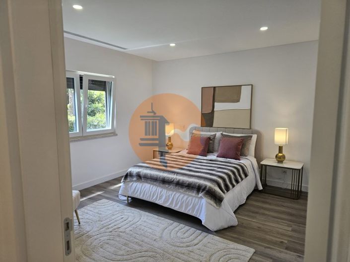 Image No.40-4 Bed House for sale