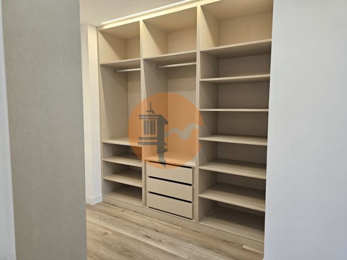 Image No.43-4 Bed House for sale