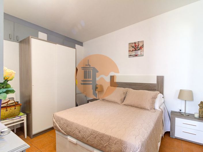 Image No.17-2 Bed House for sale