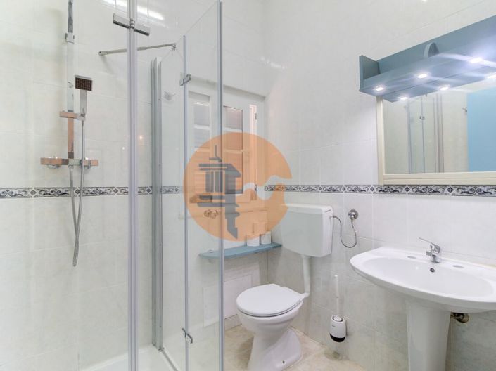 Image No.29-4 Bed House for sale