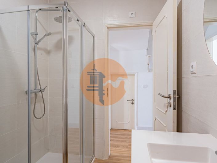 Image No.10-2 Bed House for sale