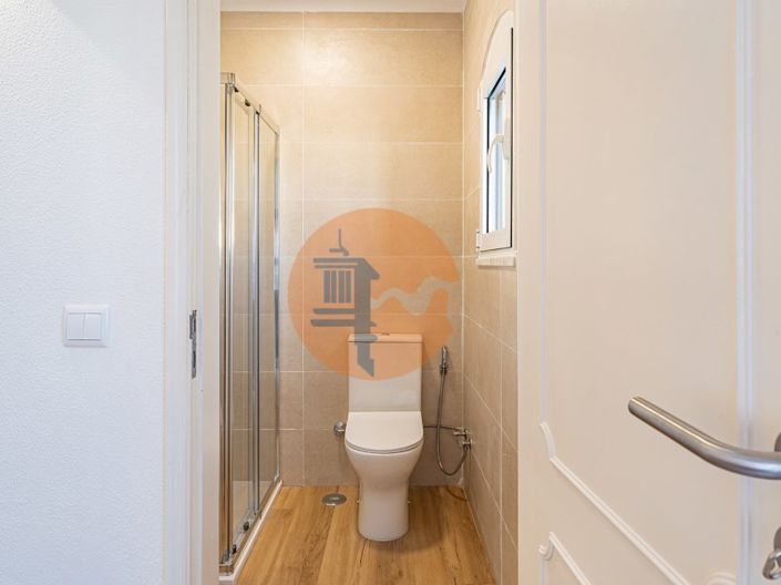 Image No.17-2 Bed House for sale