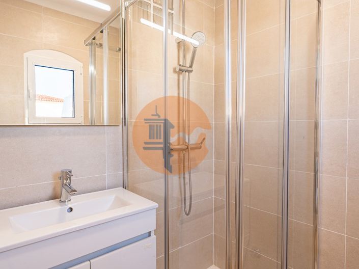 Image No.18-2 Bed House for sale