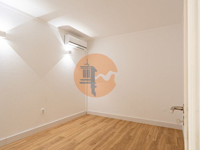 Image No.21-2 Bed House for sale