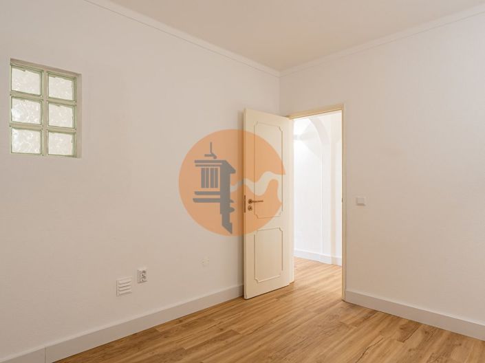 Image No.22-2 Bed House for sale