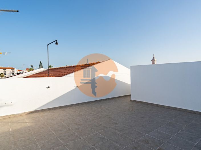 Image No.26-2 Bed House for sale