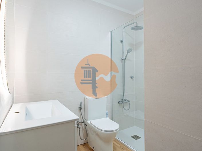 Image No.28-2 Bed House for sale