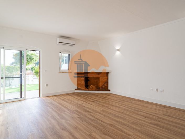 Image No.4-2 Bed House for sale