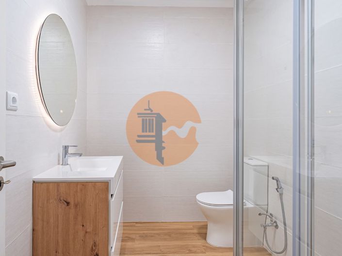 Image No.9-2 Bed House for sale