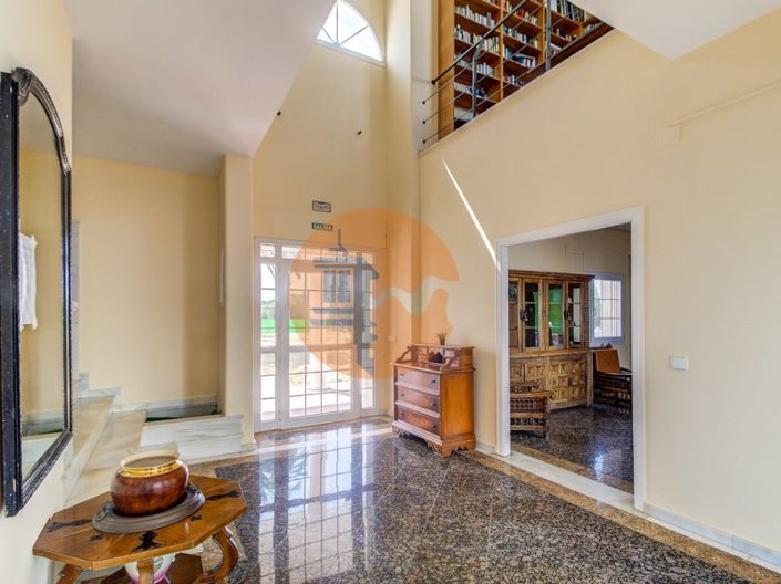 Image No.11-5 Bed House for sale