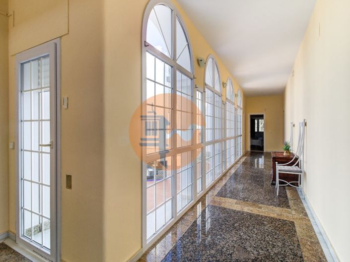 Image No.12-5 Bed House for sale