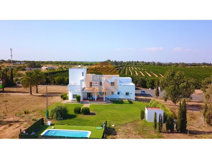 Image No.1-5 Bed House for sale