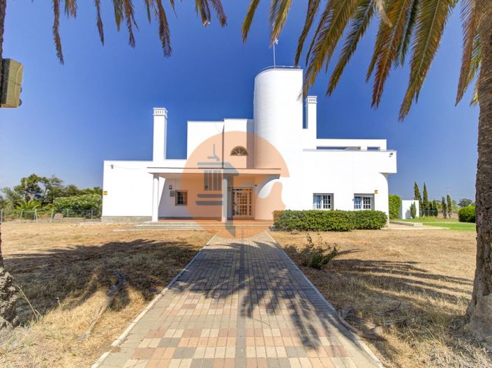 Image No.1-5 Bed House for sale