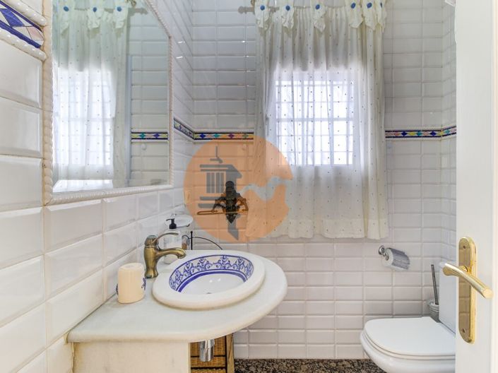 Image No.58-5 Bed House for sale