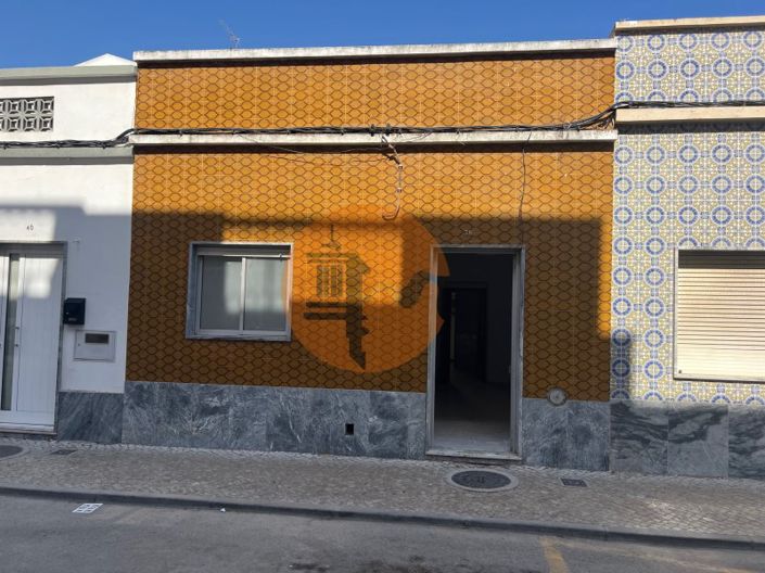 Image No.1-3 Bed House for sale