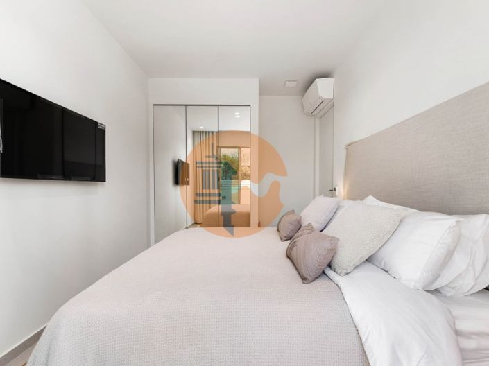 Image No.13-3 Bed House for sale