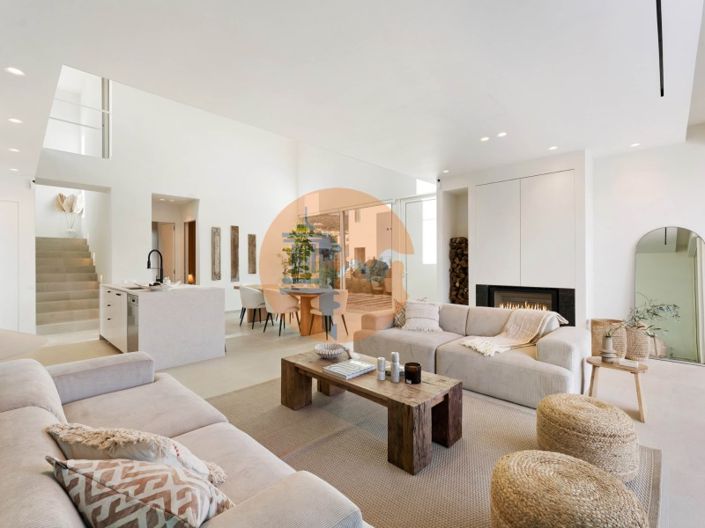 Image No.8-3 Bed House for sale