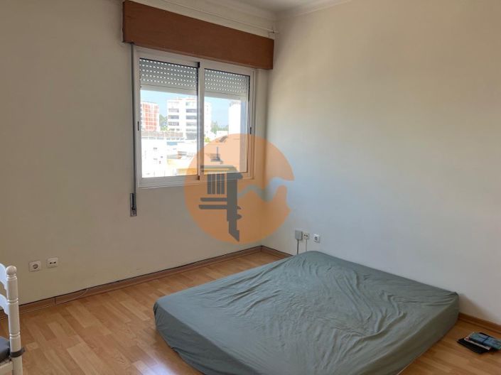 Image No.18-3 Bed Apartment for sale