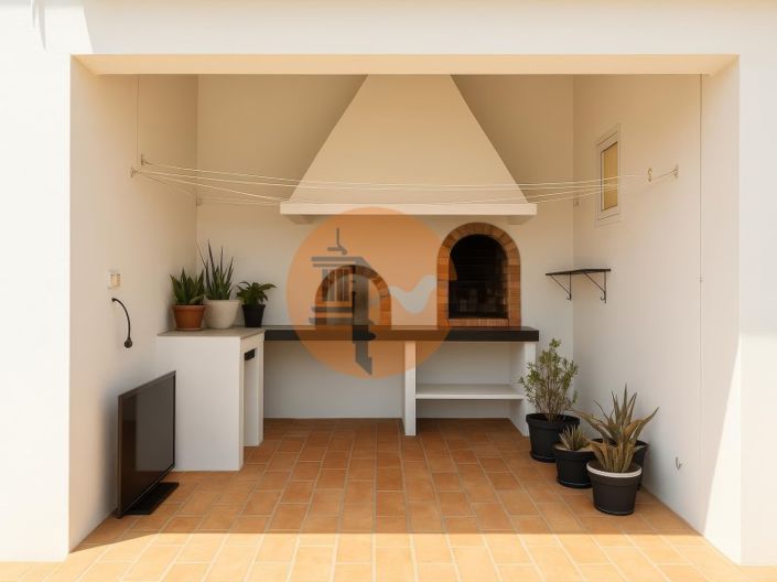 Image No.19-3 Bed House for sale