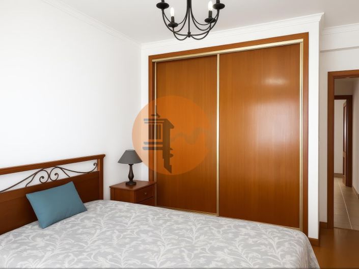 Image No.15-4 Bed House for sale