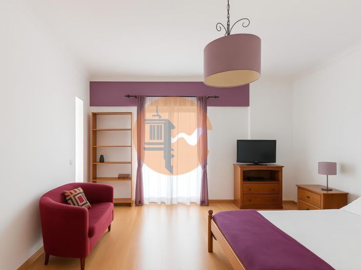 Image No.19-4 Bed House for sale