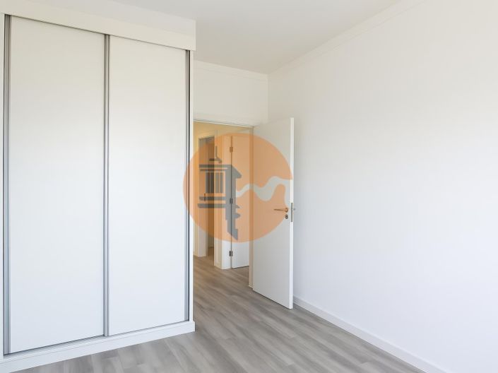 Image No.18-2 Bed Apartment for sale