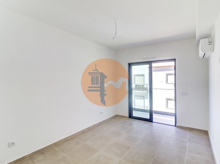 Image No.25-2 Bed Apartment for sale