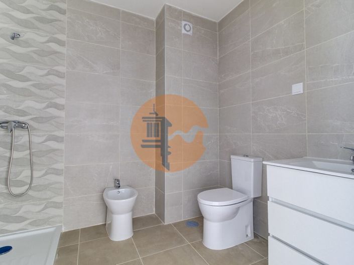 Image No.32-2 Bed Apartment for sale